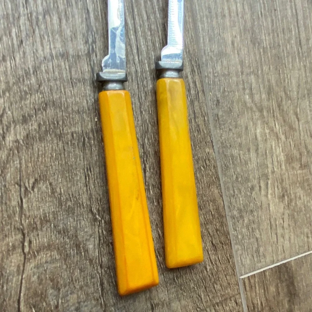 VTG Henry's serrated butterscotch curved tomato knife handle 9
